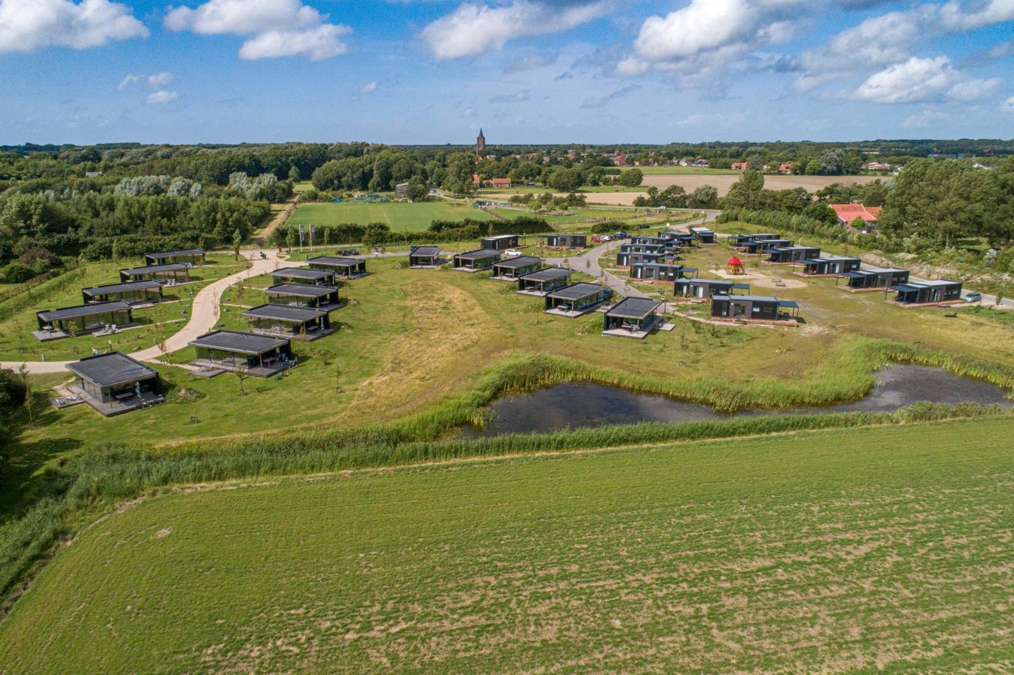 Buiten Pekelinge Oostkapelle Buitenkant foto